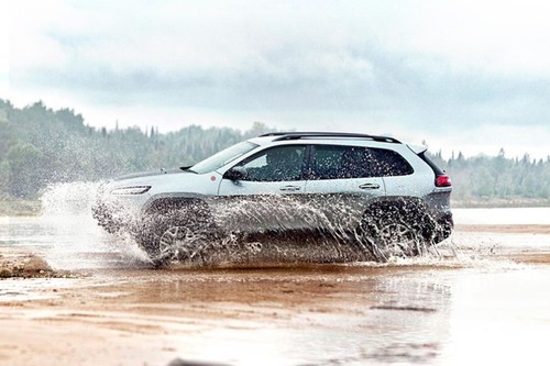 Cherokee (2022-2023) Side view