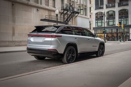 WAGONEER S Rear angle view