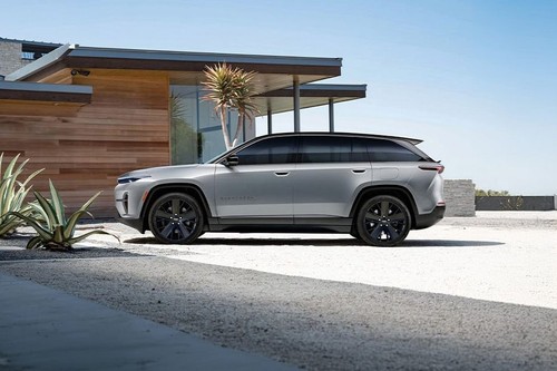 WAGONEER S Side view