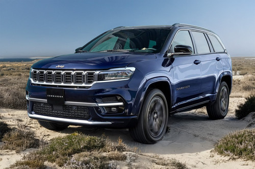 Commander Front angle low view