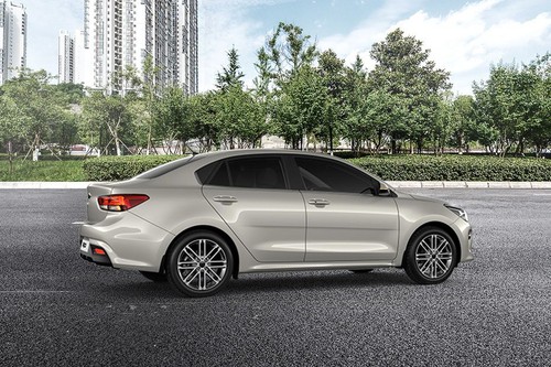 Rio 4-Door Rear Medium Side View