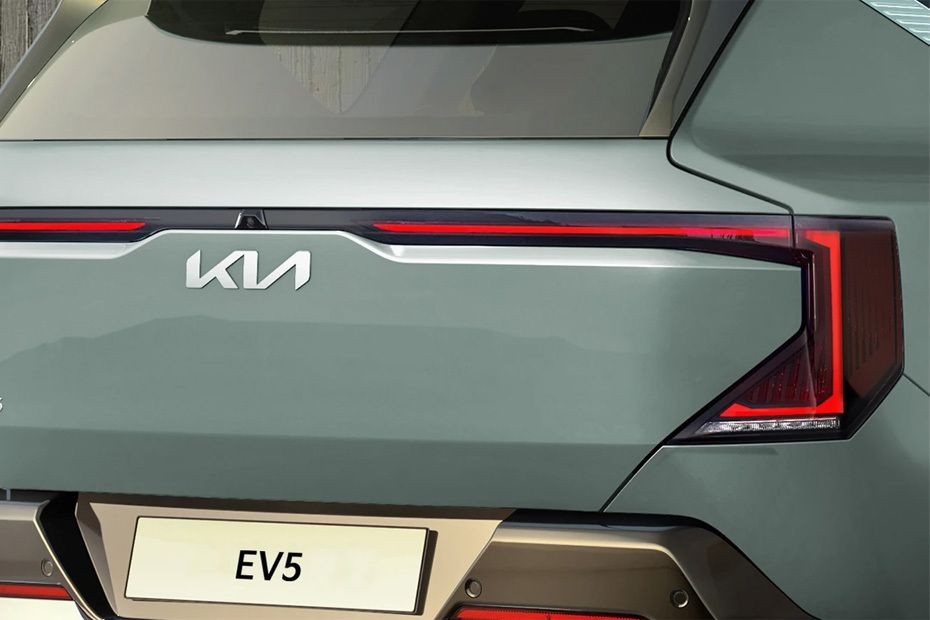 EV5 Tail light in UAE