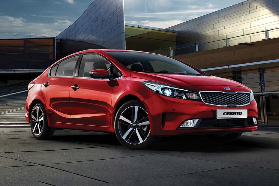 KIA Cerato (2012-2021) Front Cross Side View in UAE