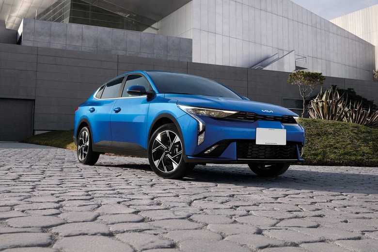 KIA K3 Front Medium View