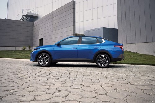 KIA K3 Front Side View