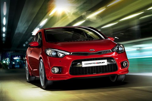 KIA Cerato koup Front Medium View