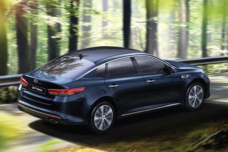 Optima (2012-2021) Rear angle view in UAE