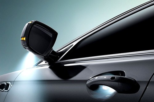 KIA Quoris Drivers Side Mirror Rear Angle