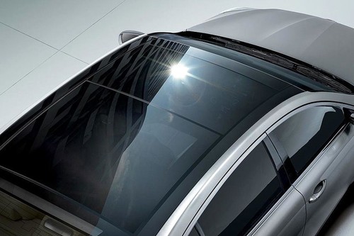 KIA Quoris Sunroof Moonroof