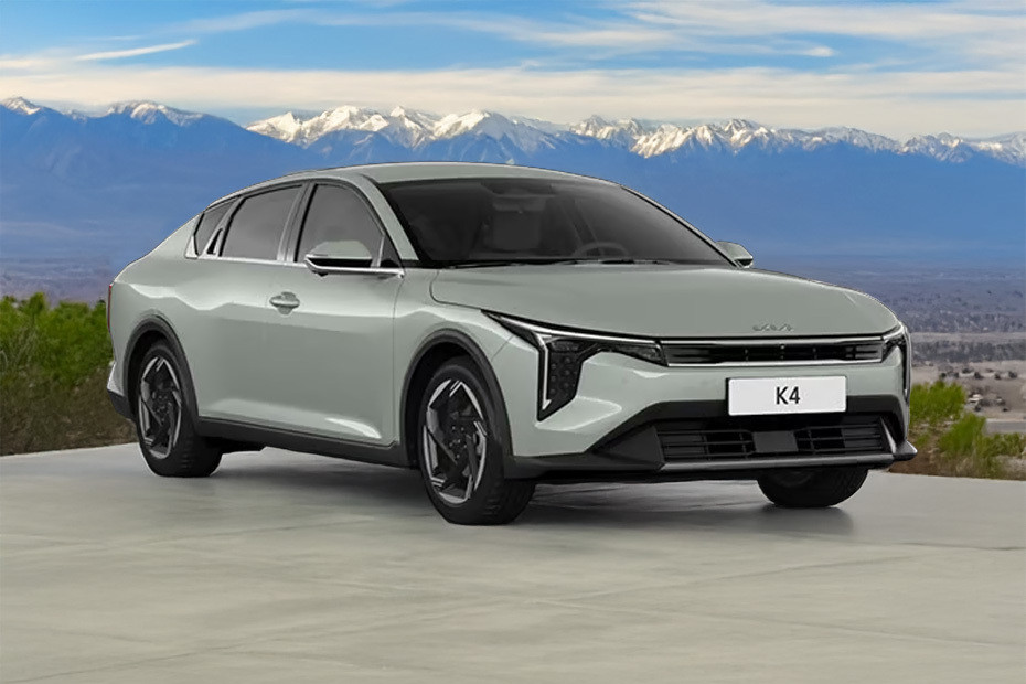 KIA K4 Front Cross Side View in UAE