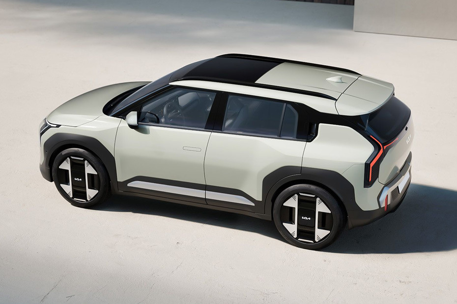 Rear Cross Side View of KIA EV3