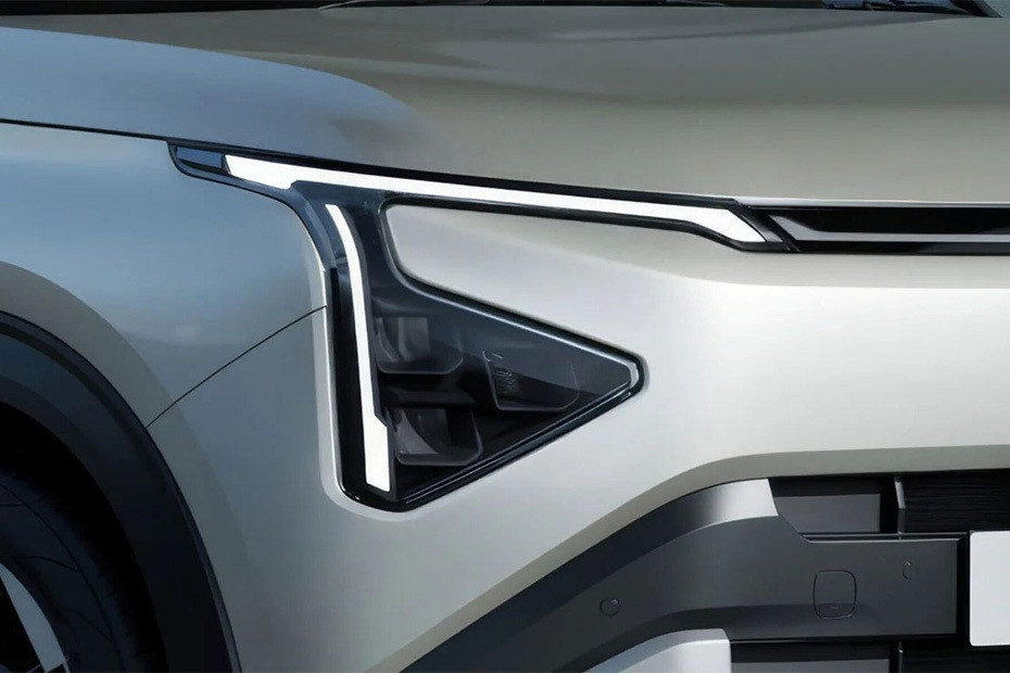 Carens Headlight in UAE