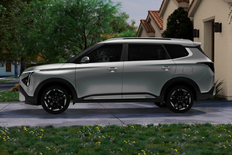 Carens Side view in UAE