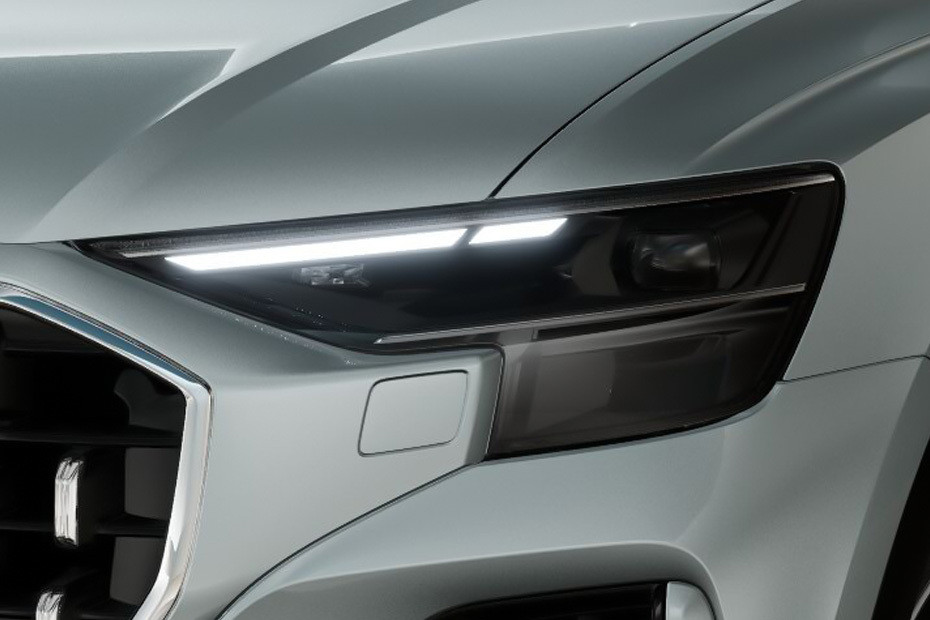 Q8 Headlight in UAE