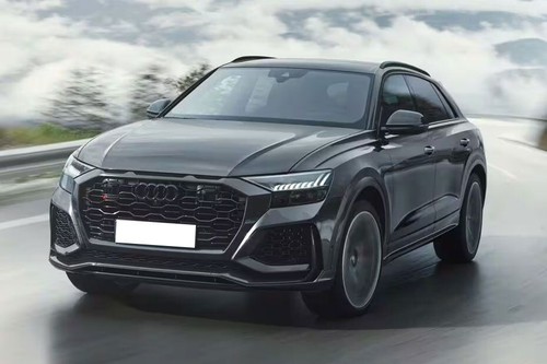 Audi RS Q8 Front Side View
