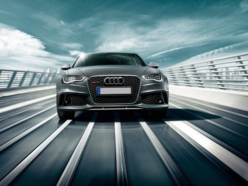 Full Front View of RS 6 Avant (2015-2022)