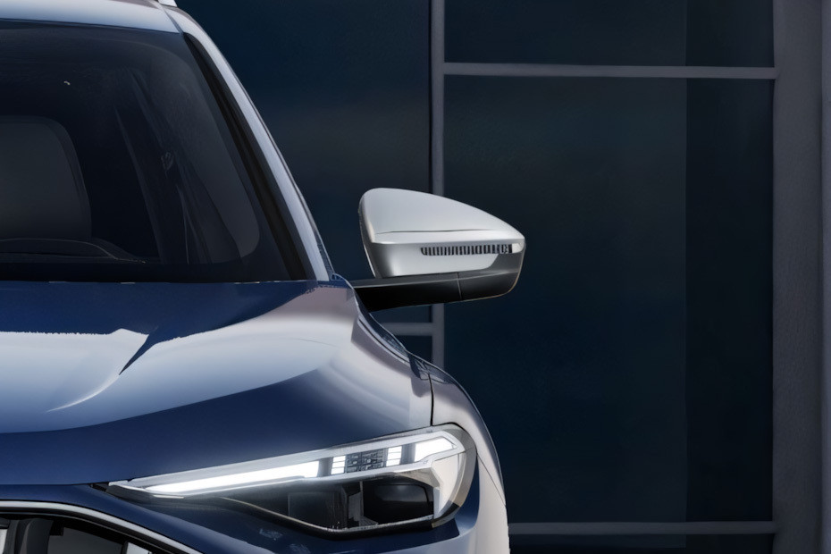 Audi SQ5 Drivers Side Mirror Front Angle in UAE