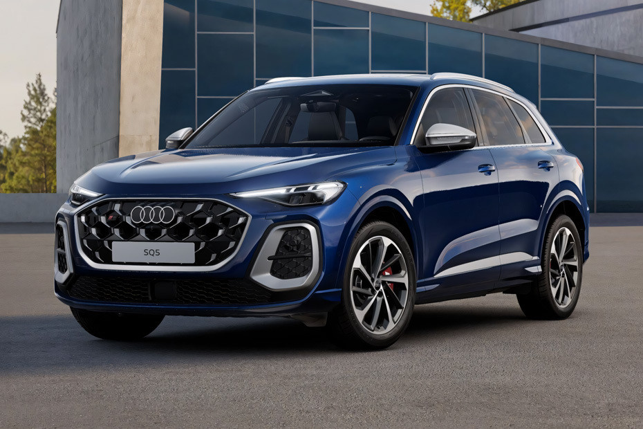 SQ5 Front angle low view in UAE