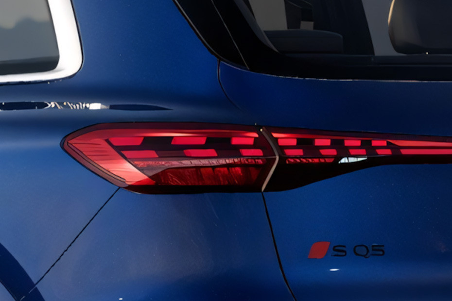 SQ5 Tail light in UAE