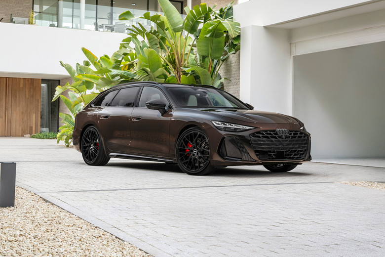 Audi A6 Avant Front Medium View