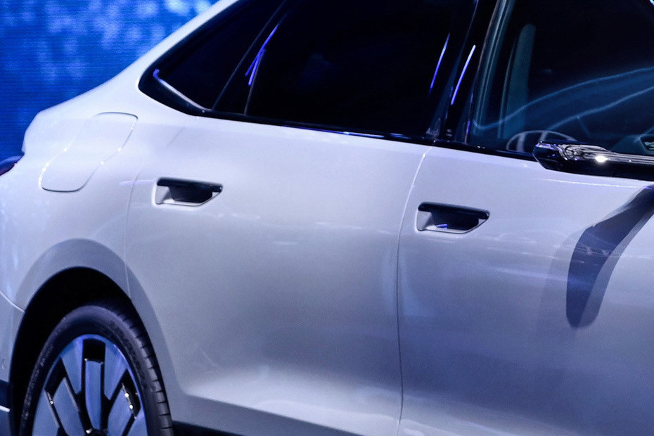 A6L e-tron Door handle in UAE