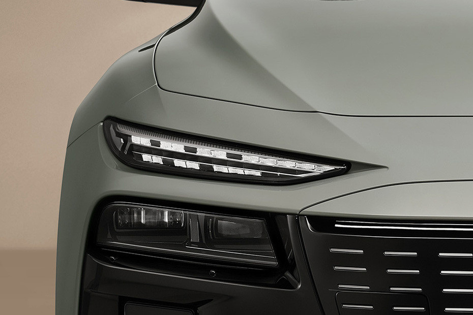 A6L e-tron Headlight in UAE