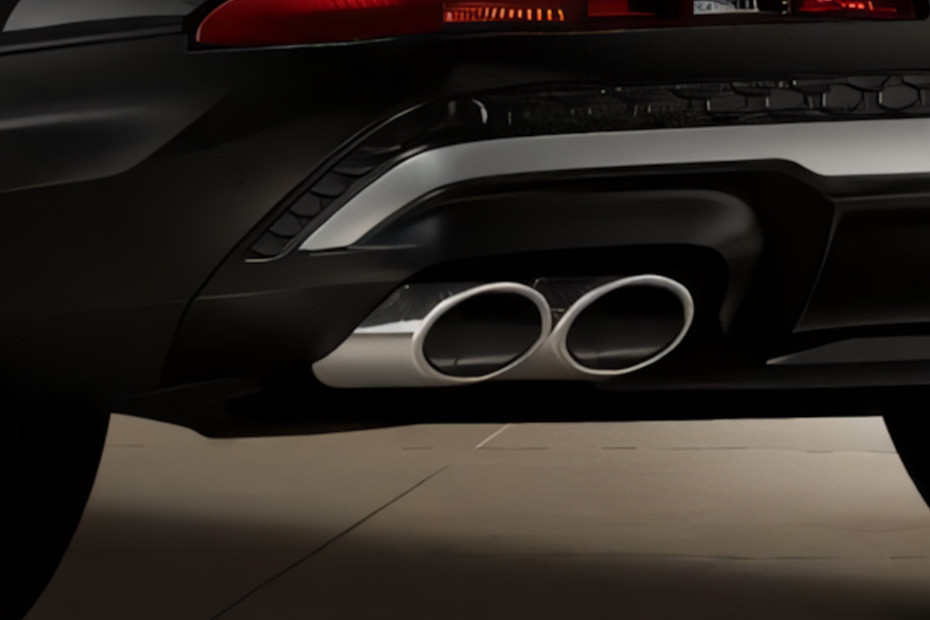 Exhaust Pipe of Audi SQ7 in UAE