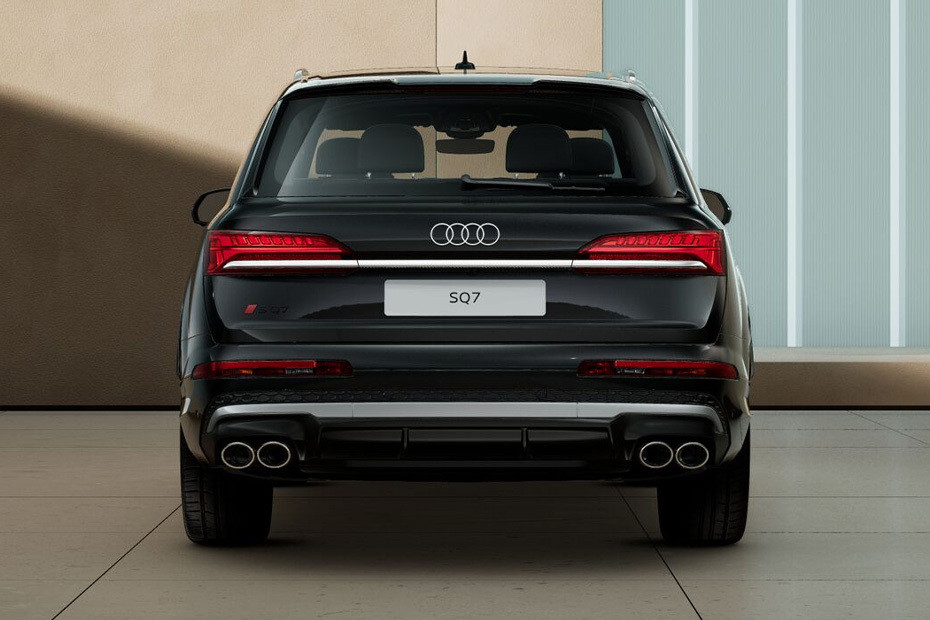 Full Rear View of Audi SQ7 Full Rear View of Audi SQ7