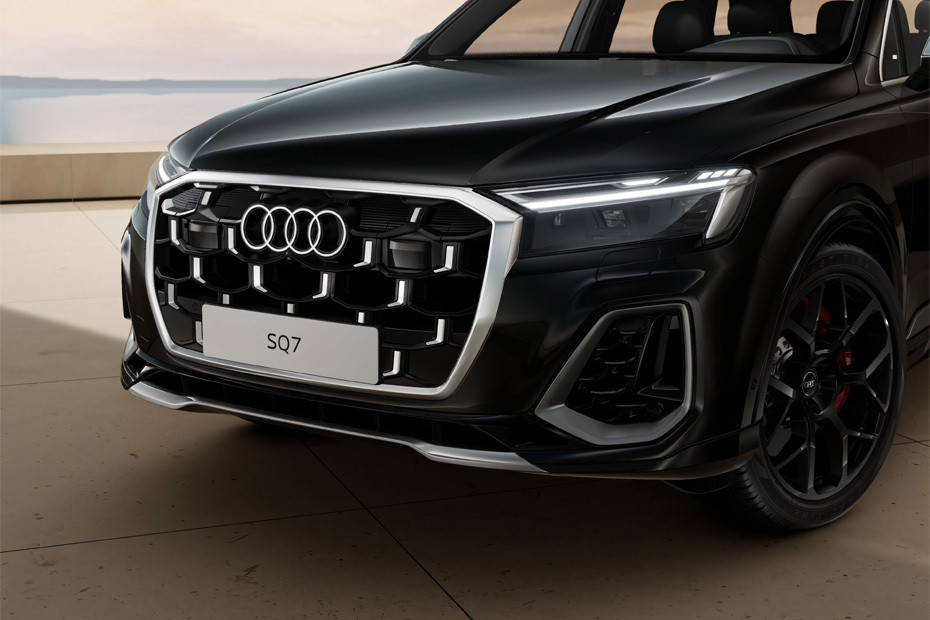 SQ7 Grille View in UAE