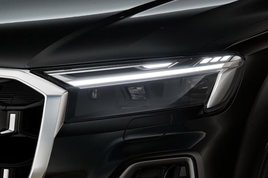 SQ7 Headlight in UAE