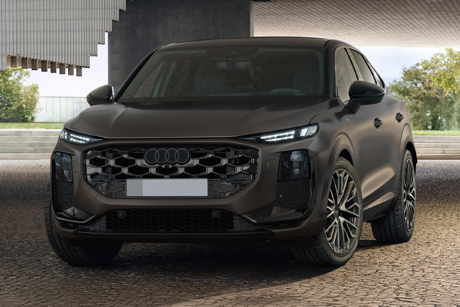 Q3 Sportback Tilted Front View