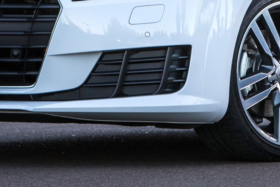 TT Roadster Front Fog Lamp in UAE