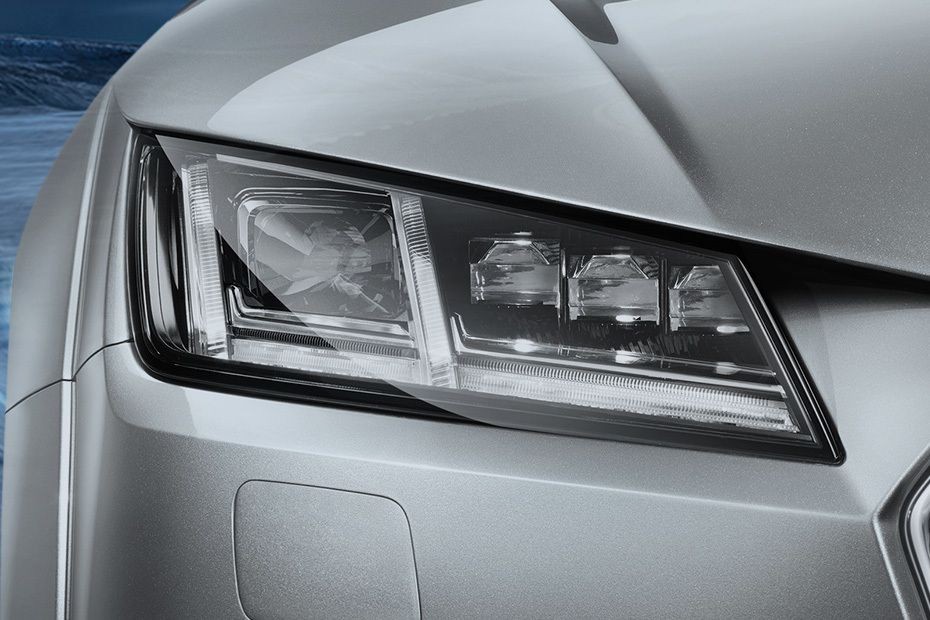 TT Roadster Headlight in UAE