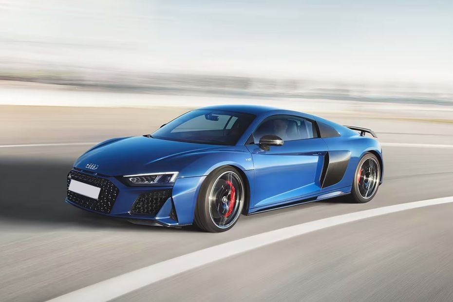 Audi R8 Coupe Front Side View in UAE