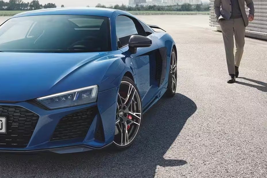 R8 Coupe Headlight in UAE