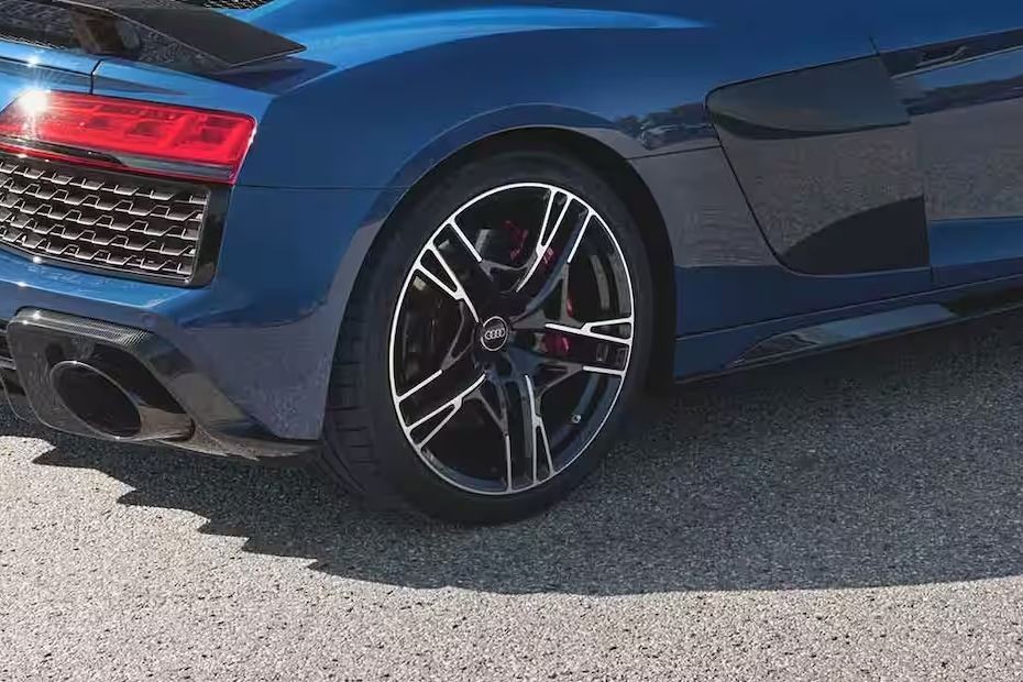R8 Coupe Wheel in UAE