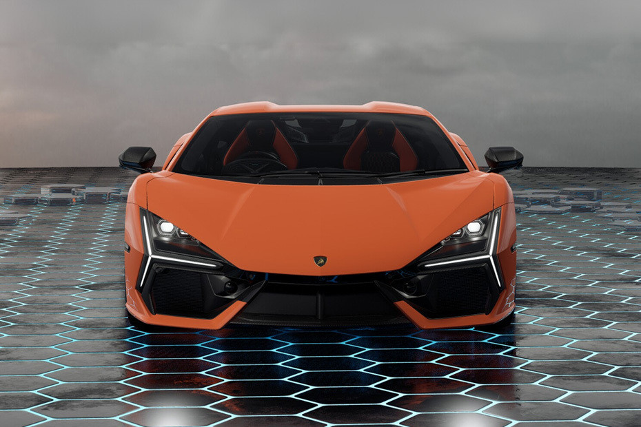 Full Front View of Revuelto