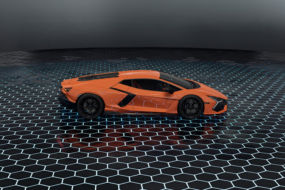 Revuelto Medium Angle Front View