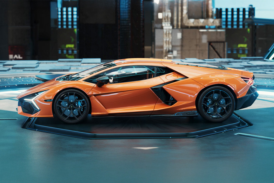 Revuelto Side view in UAE