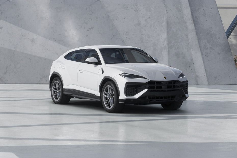 Lamborghini Urus Front Cross Side View in UAE
