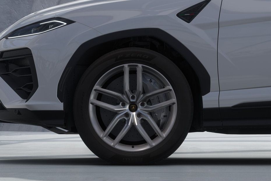 Urus Wheel in UAE