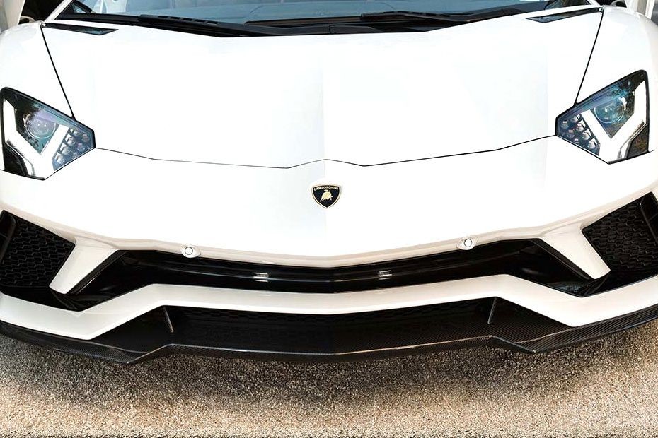Aventador Grille View in UAE