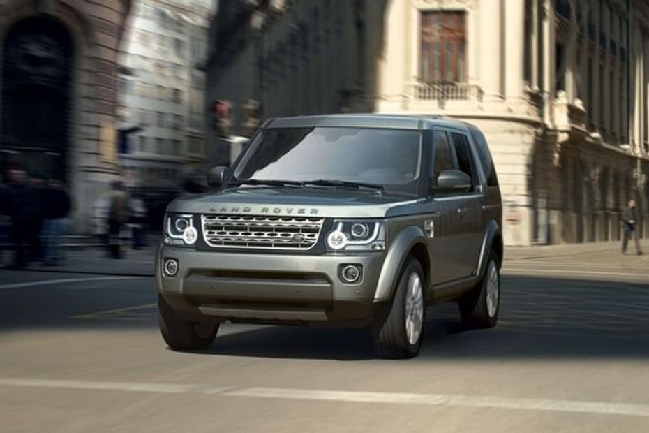 LR4 Front angle low view in UAE