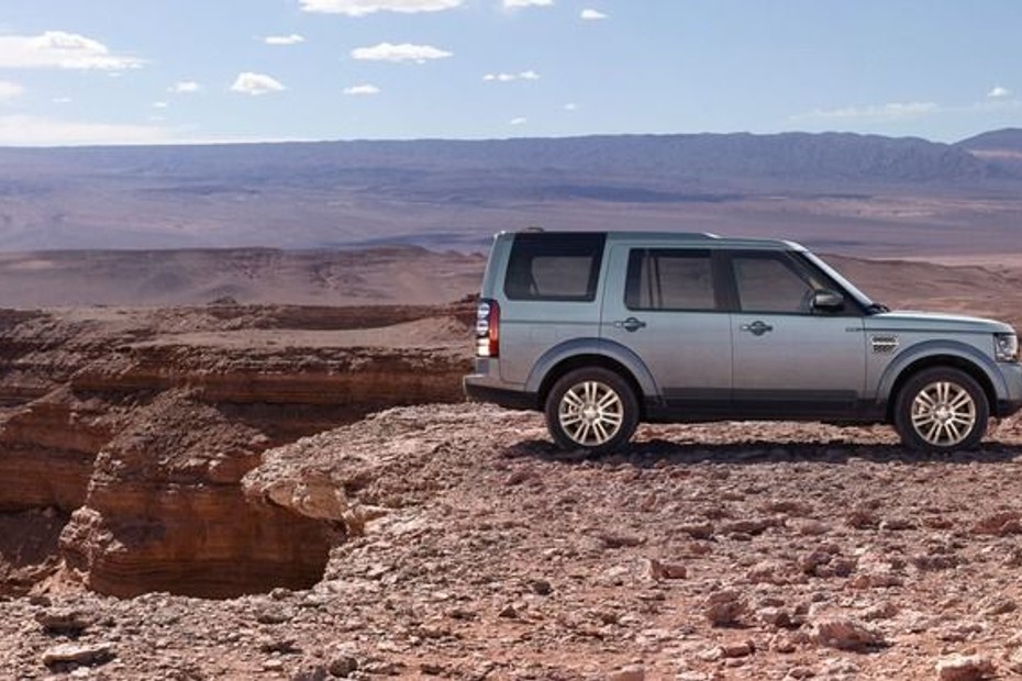 LR4 Side view in UAE