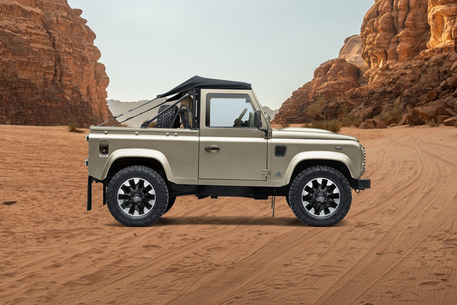 Classic Defender Medium Angle Front View in UAE