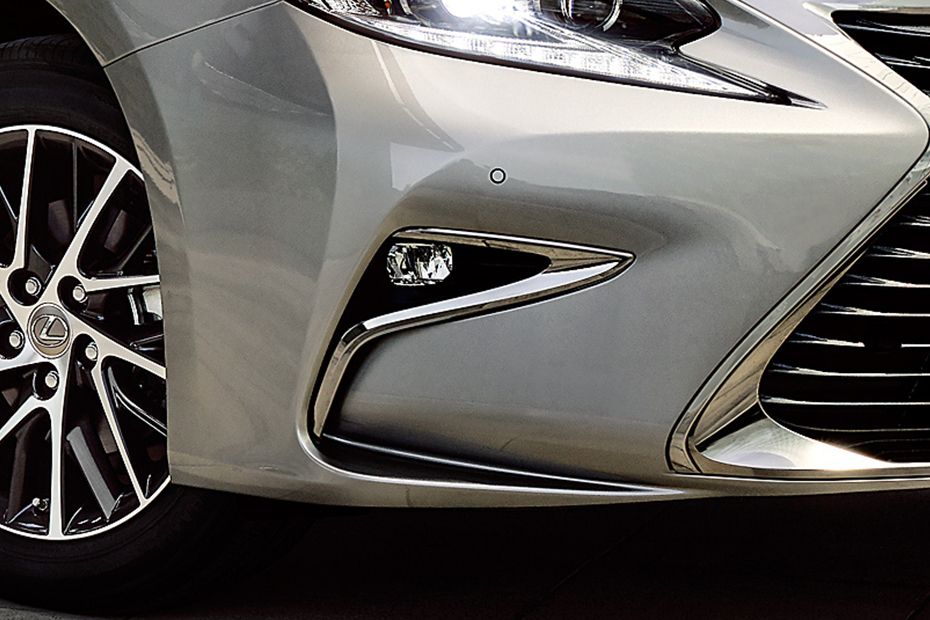 View - 2014 Lexus ES 350 Start Up, Exhaust, Full Review | Zigwheels