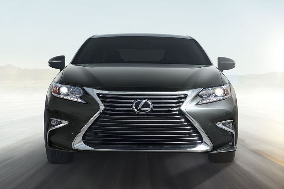 Full Front View of ES (2013-2021) in UAE