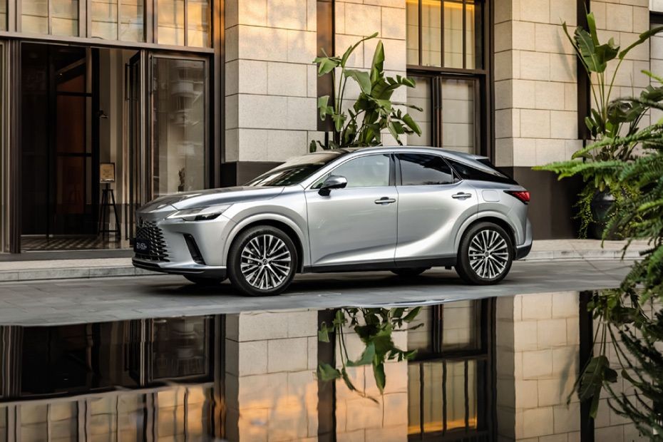 Rear Cross View of Lexus RX Hybrid in UAE