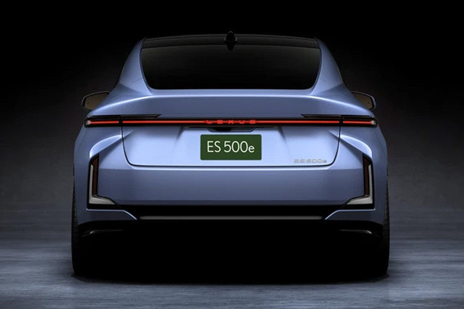 Full Rear View of Lexus ES Hybrid 2026