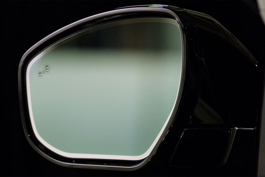 Lincoln Navigator Drivers Side Mirror Rear Angle